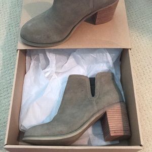 Urban outfitters suede tan booties